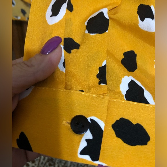 Woman’s boohoo Top - Picture 2 of 14